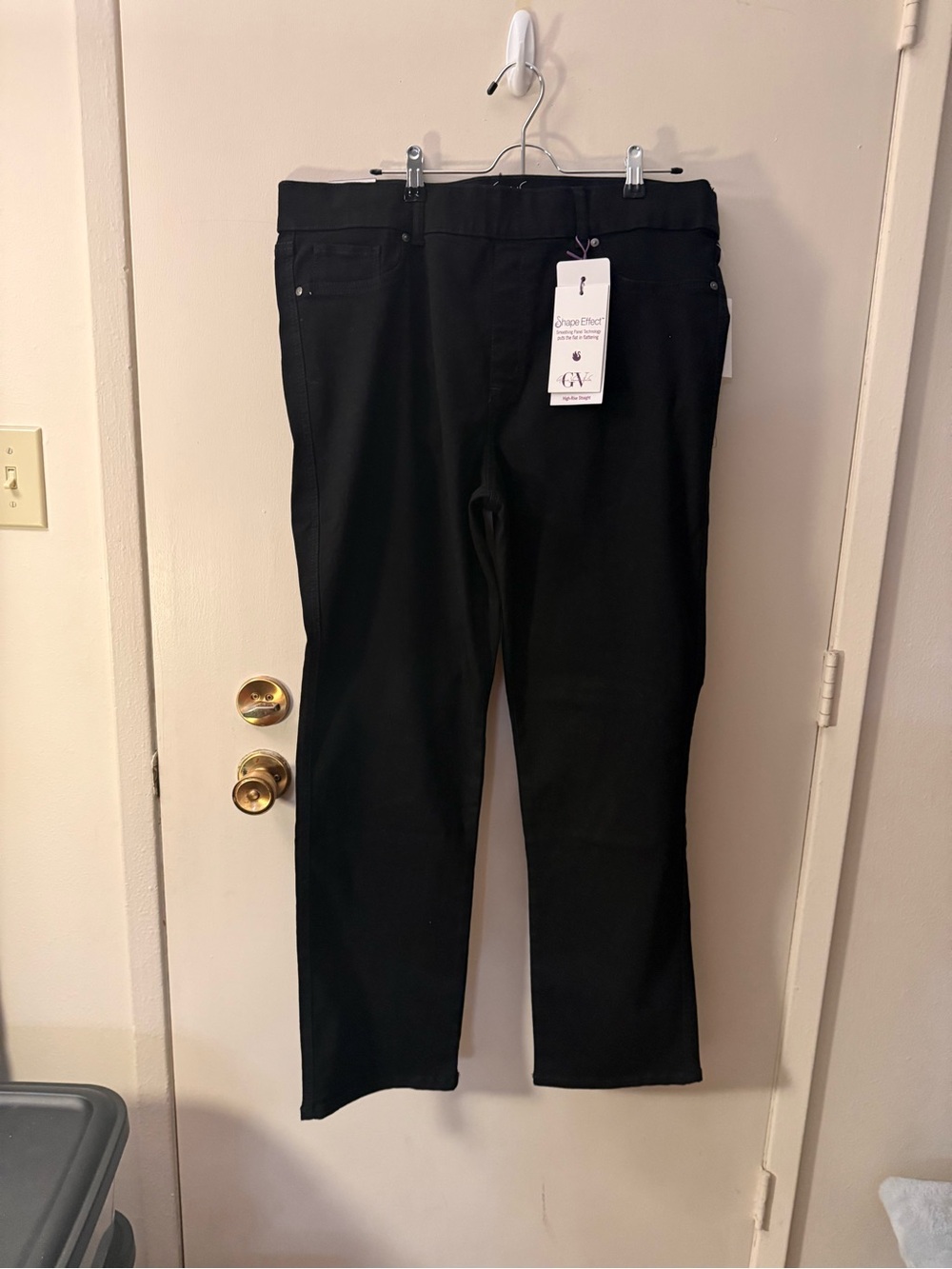 Gloria Vanderbilt Black Straight-Leg Women’s Jeans